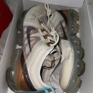 Women’s Vapormax Size 8 , Offwhite , NIKE